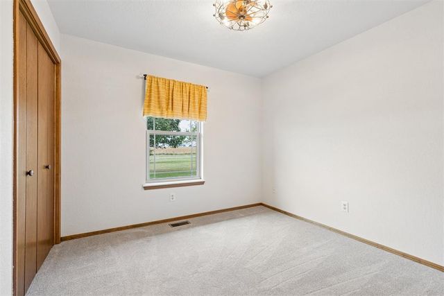 503 Moffat Road NE, Piedmont, OK 73078