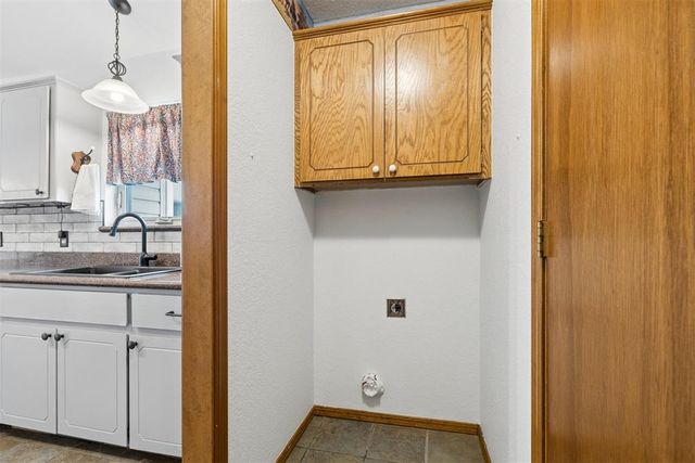 503 Moffat Road NE, Piedmont, OK 73078