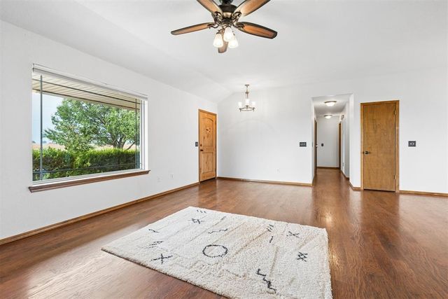 503 Moffat Road NE, Piedmont, OK 73078