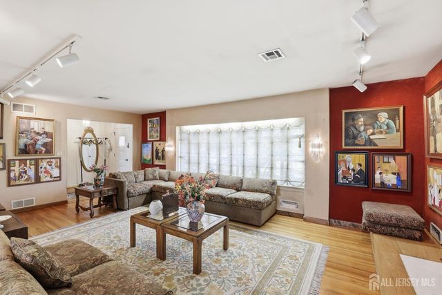 467 Lincoln Avenue, Highland Park, NJ 08904