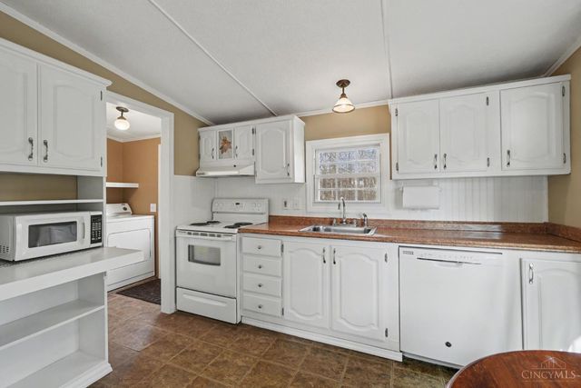 1571 Crosstown Road, Sterling Twp, OH 45176