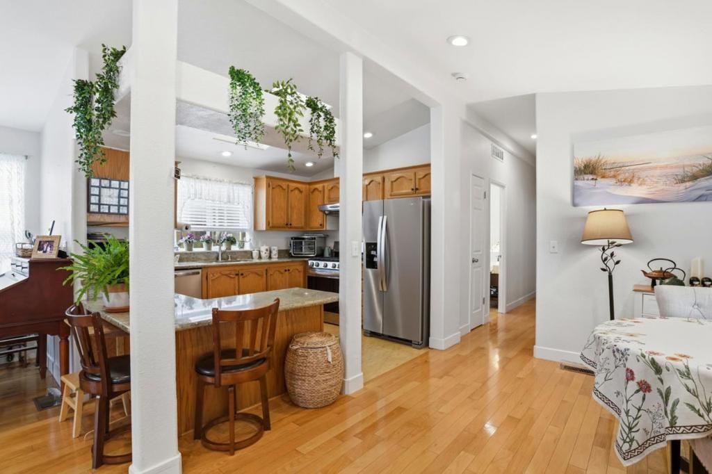 Image 17 of property listing at 433 Sylvan Avenue, Mountain View, CA 94041