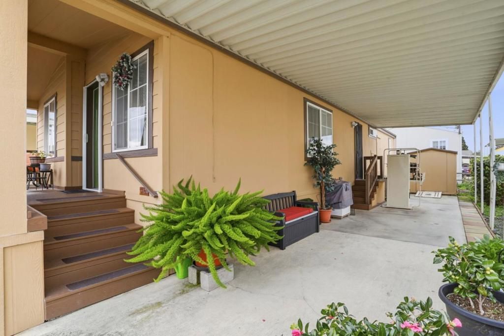 Image 5 of property listing at 433 Sylvan Avenue, Mountain View, CA 94041