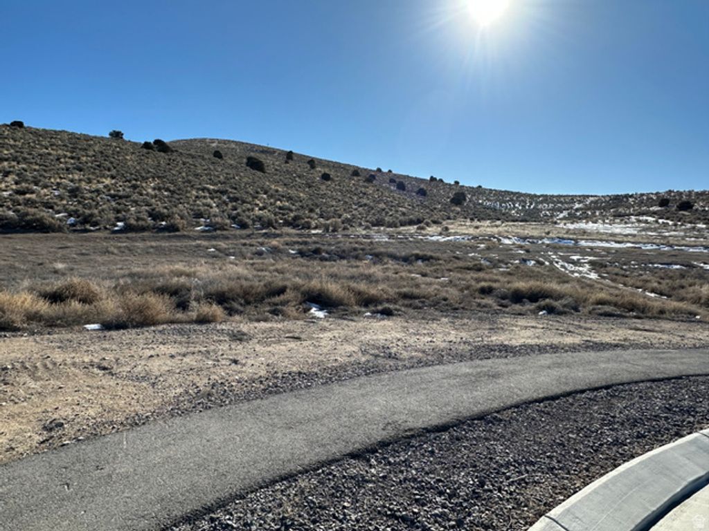 Image 2 of property listing at 2070 E Jake Ryan Cir 110, Eagle Mountain, UT 84005