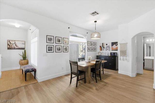 1700 Hills Of Red Drive 204, Las Vegas, NV 89128