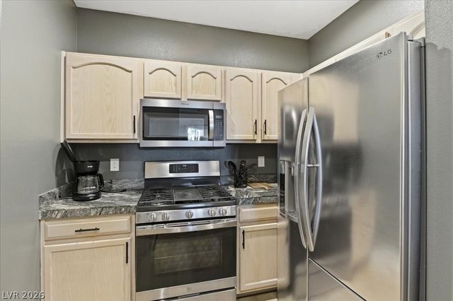 1700 Hills Of Red Drive 204, Las Vegas, NV 89128