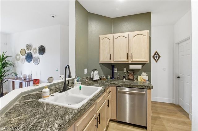 1700 Hills Of Red Drive 204, Las Vegas, NV 89128