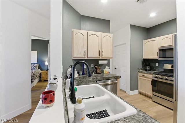 1700 Hills Of Red Drive 204, Las Vegas, NV 89128