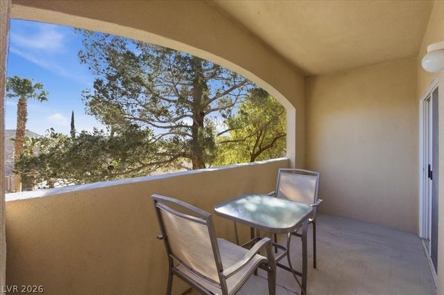 1700 Hills Of Red Drive 204, Las Vegas, NV 89128