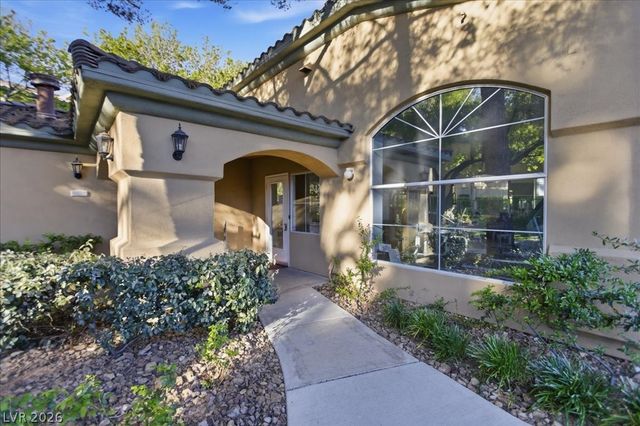 1700 Hills Of Red Drive 204, Las Vegas, NV 89128