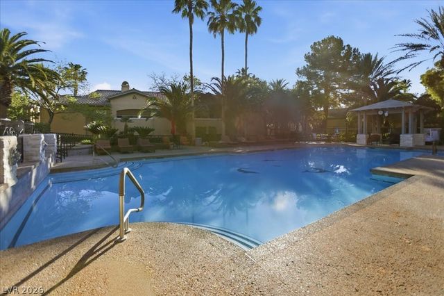 1700 Hills Of Red Drive 204, Las Vegas, NV 89128