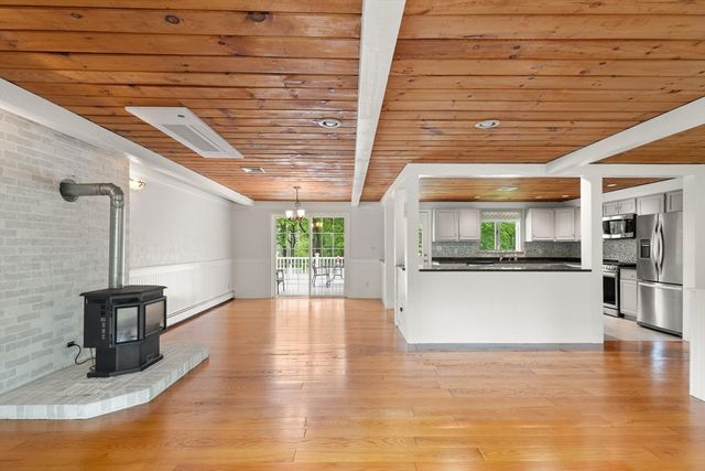 901 Haverhill St, Rowley, MA 01969