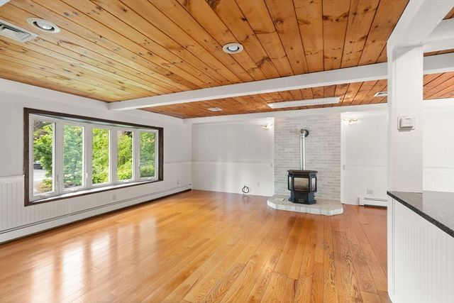 901 Haverhill St, Rowley, MA 01969