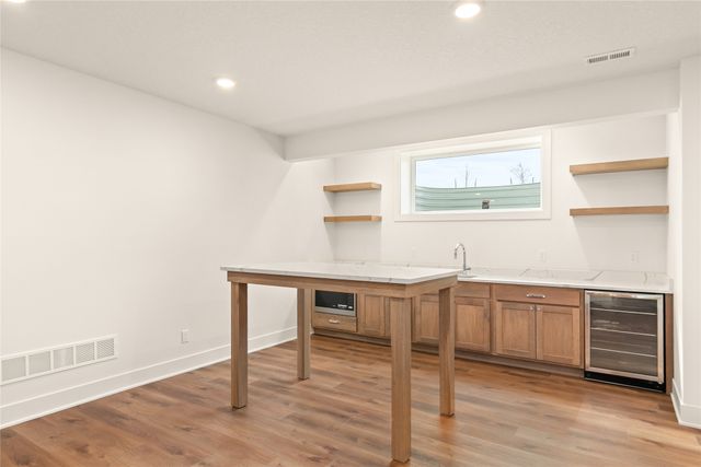 1350 SE Menlo Drive, Waukee, IA 50263