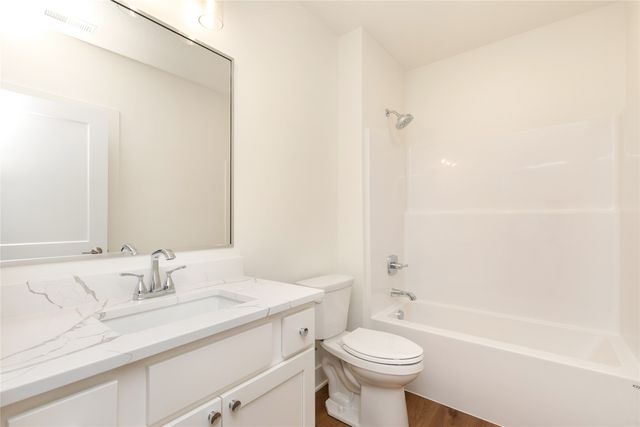 1350 SE Menlo Drive, Waukee, IA 50263