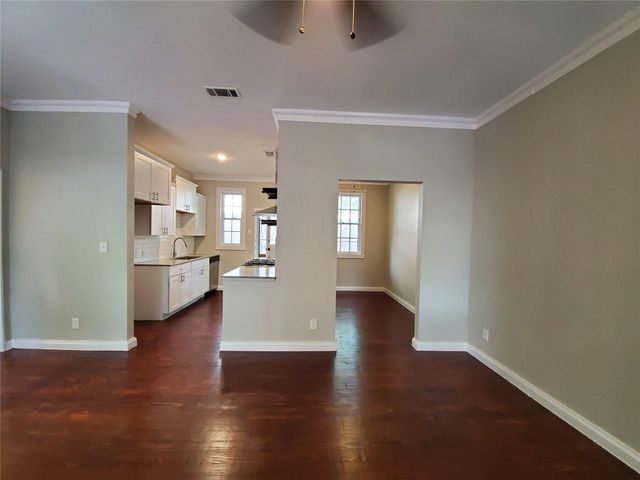 925 E 41st ST B, Austin, TX 78751