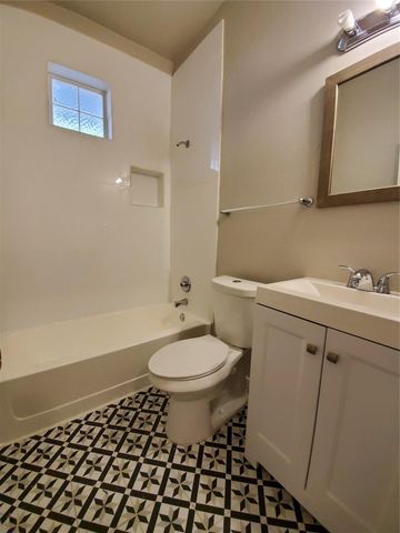 925 E 41st ST B, Austin, TX 78751