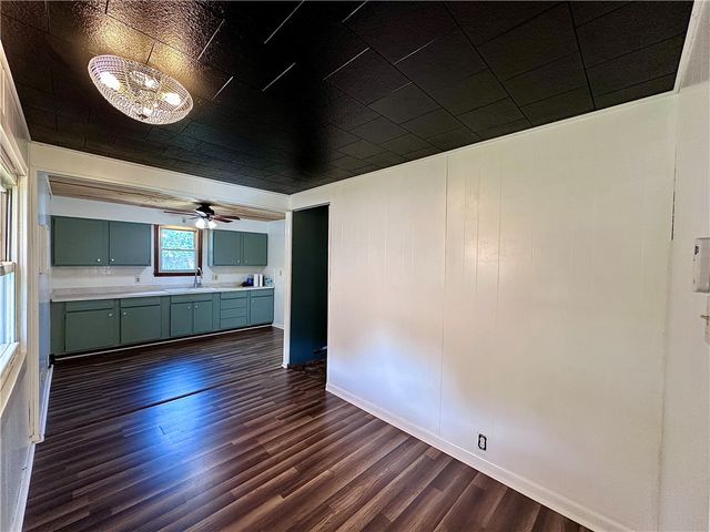 1920 Robinwood St, Union Twp, PA 16101