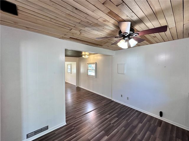 1920 Robinwood St, Union Twp, PA 16101