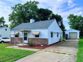 1920 Robinwood St, Union Twp, PA 16101