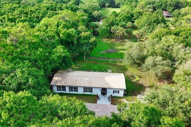 6235 4th Street, Vero Beach, FL 32968