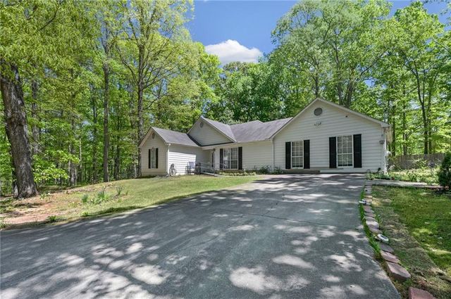 365 Cook Drive, Ellenwood, GA 30294