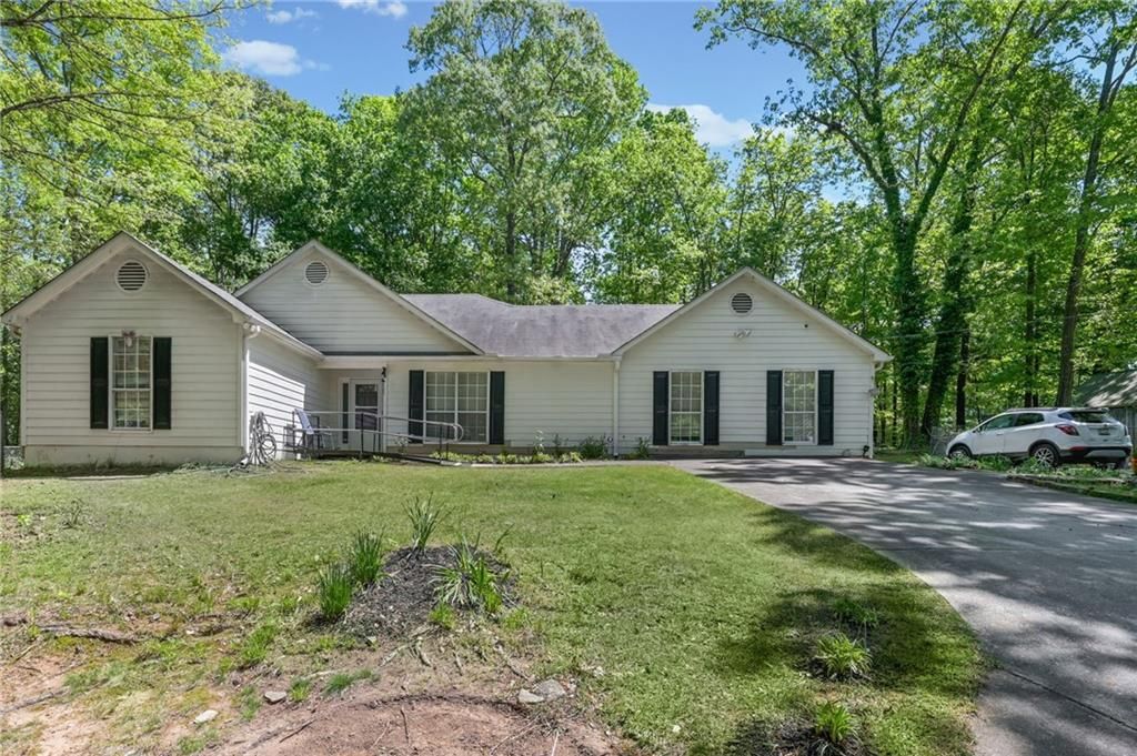 365 Cook Drive, Ellenwood, GA 30294