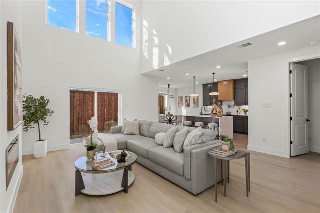 459 Hart Street, Dallas, TX 75203