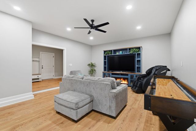 613 Collins Creek Dr., Murrells Inlet, SC 29576