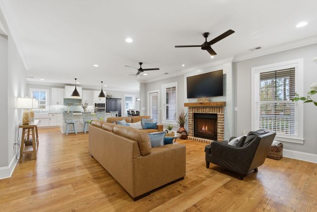 613 Collins Creek Dr., Murrells Inlet, SC 29576