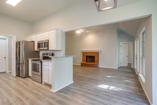 692 High Crest Drive, Azle, TX 76020
