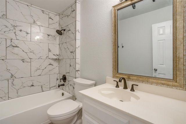 692 High Crest Drive, Azle, TX 76020
