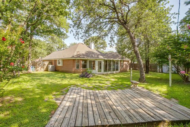 692 High Crest Drive, Azle, TX 76020