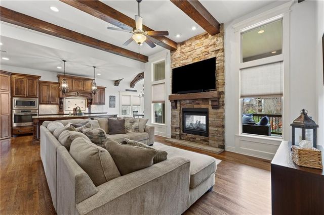 16336 S Twilight Lane, Olathe, KS 66062