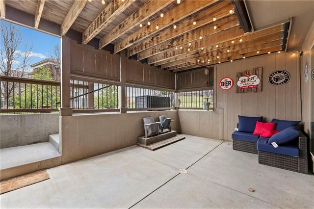 16336 S Twilight Lane, Olathe, KS 66062