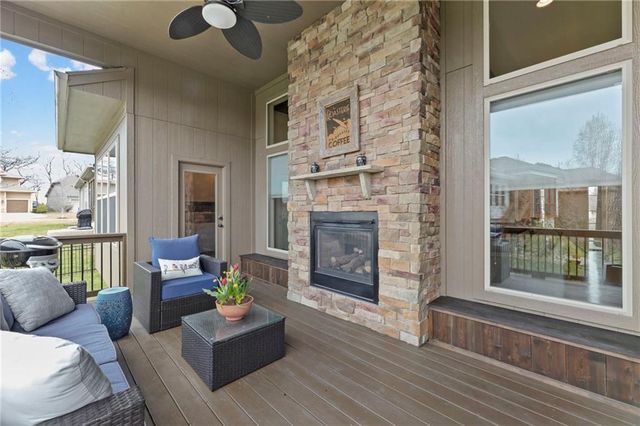 16336 S Twilight Lane, Olathe, KS 66062