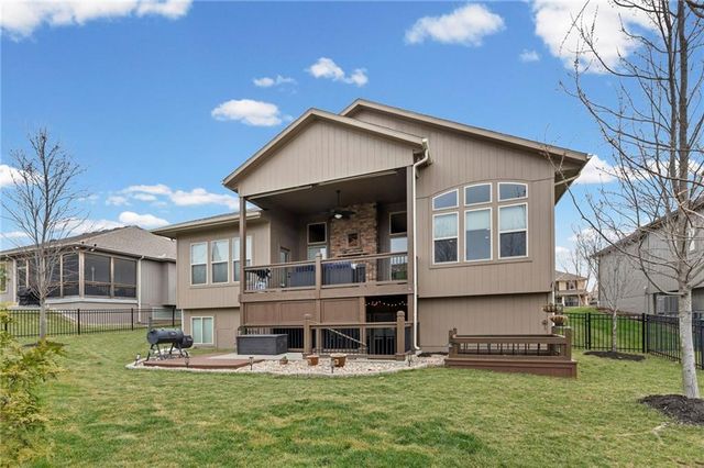 16336 S Twilight Lane, Olathe, KS 66062