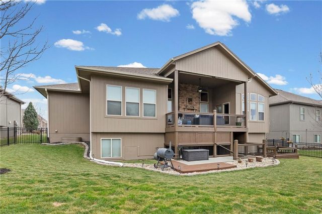 16336 S Twilight Lane, Olathe, KS 66062