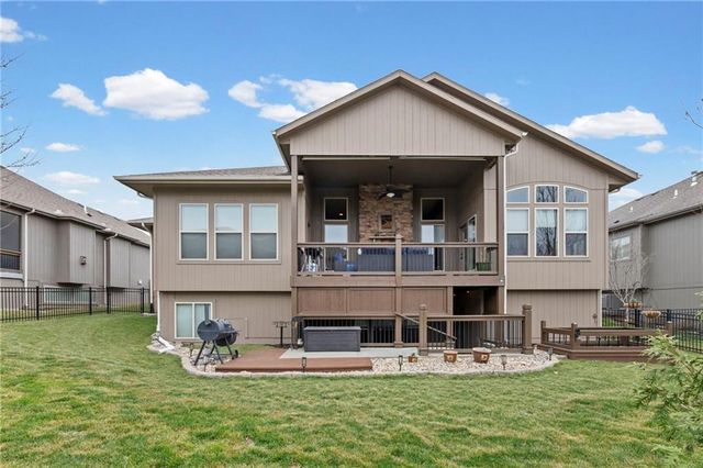 16336 S Twilight Lane, Olathe, KS 66062