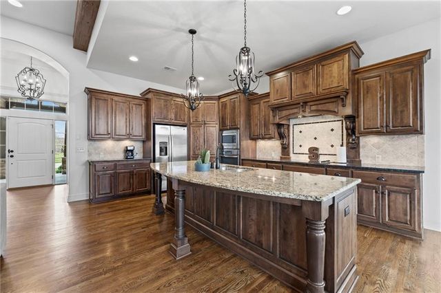 16336 S Twilight Lane, Olathe, KS 66062