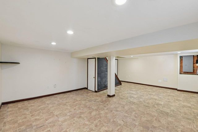 8546 Darnell Avenue, Sycamore Twp, OH 45236
