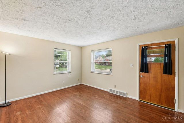 8546 Darnell Avenue, Sycamore Twp, OH 45236
