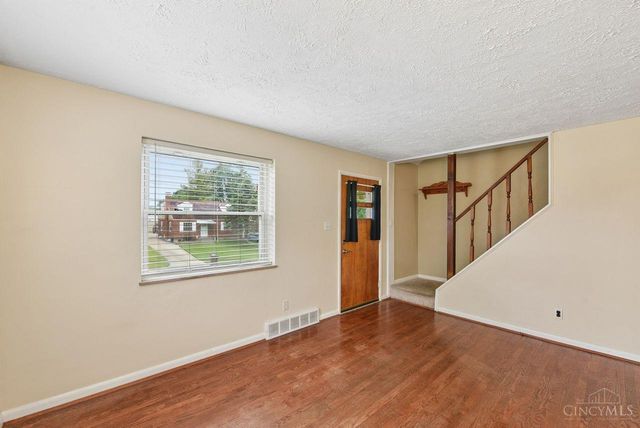 8546 Darnell Avenue, Sycamore Twp, OH 45236