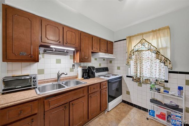 1363 Kroeger Drive, Dellwood, MO 63135