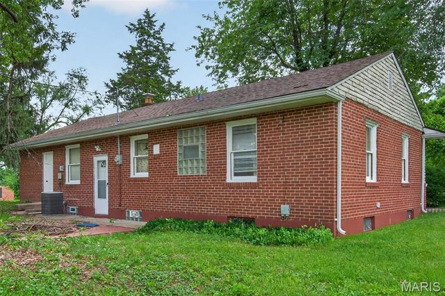 1363 Kroeger Drive, Dellwood, MO 63135