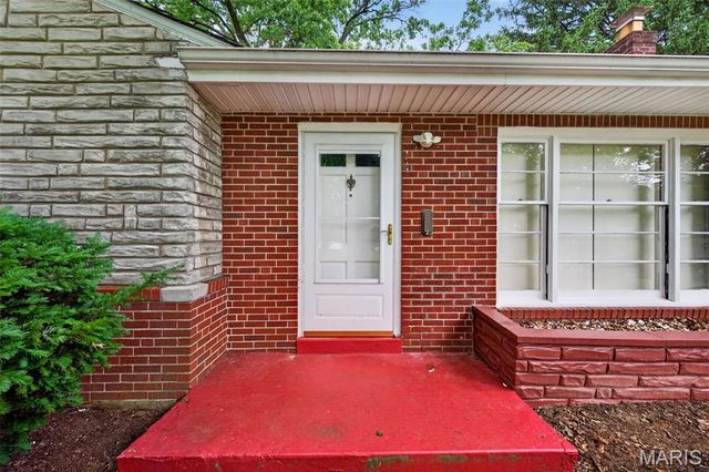 1363 Kroeger Drive, Dellwood, MO 63135
