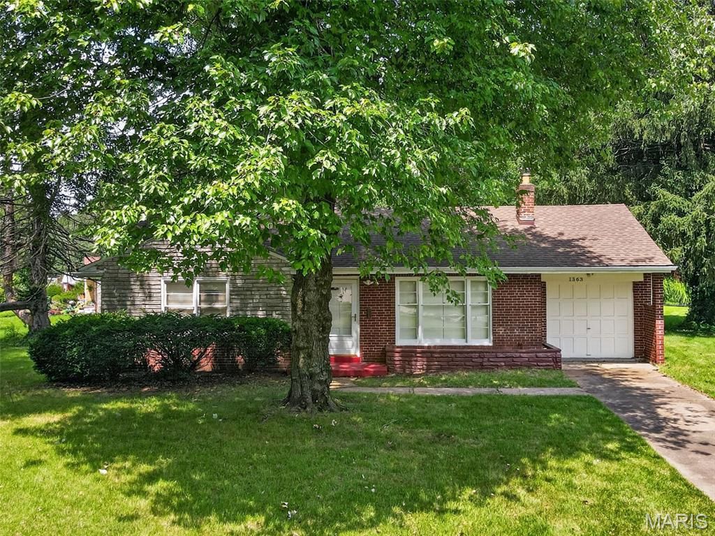 1363 Kroeger Drive, Dellwood, MO 63135