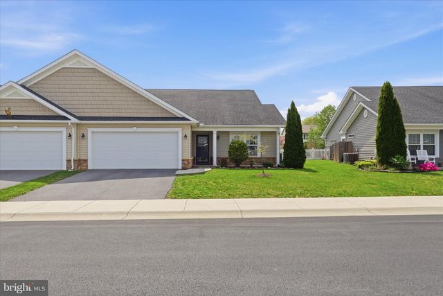 75 SAFFRON TER, Falling Waters, WV 25419