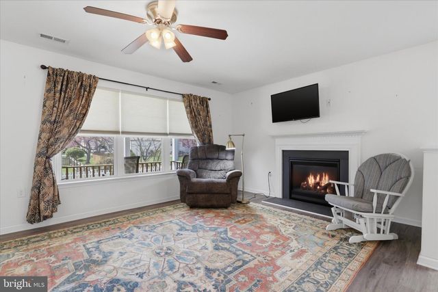 75 SAFFRON TER, Falling Waters, WV 25419