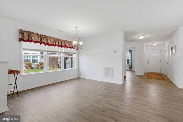 75 SAFFRON TER, Falling Waters, WV 25419